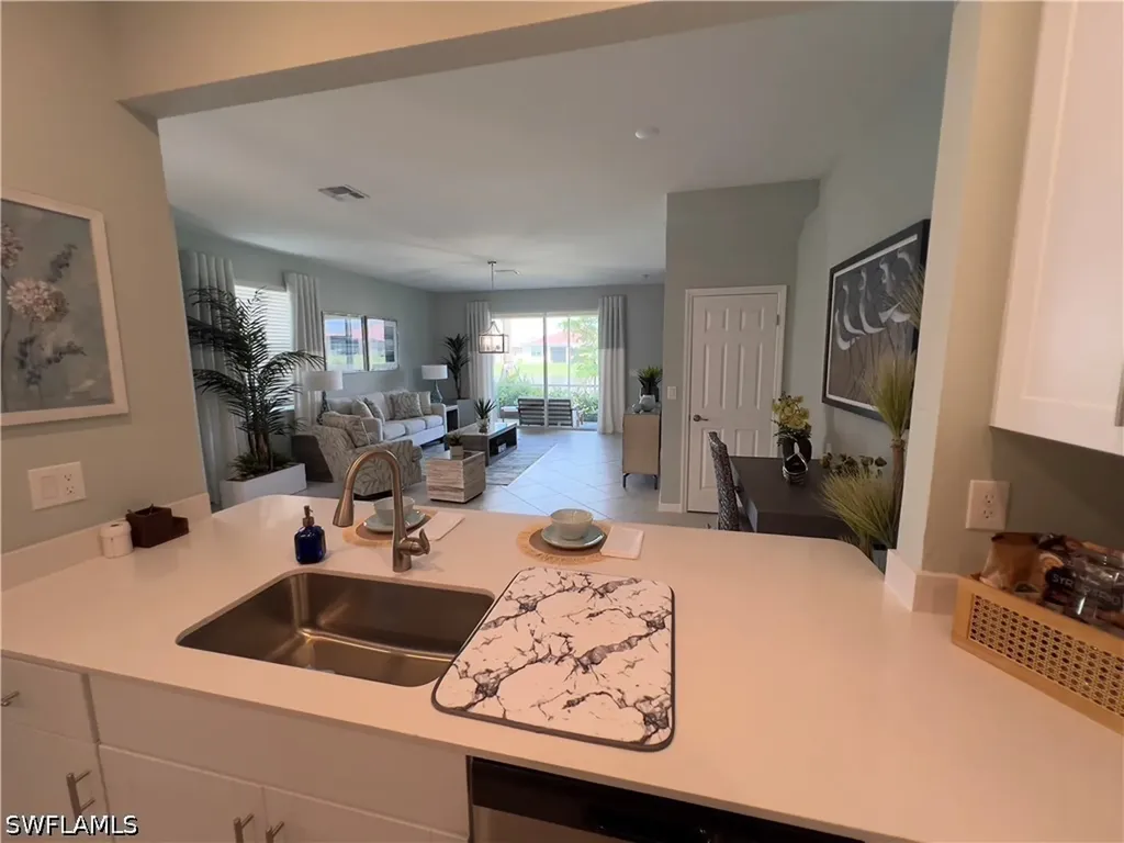 2806 Blossom Way Naples FL 34120