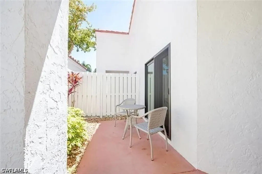 551 Beachwalk Circle Naples FL 34108