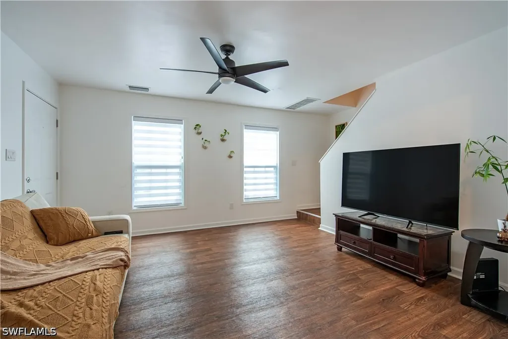 481 Leawood Circle Naples FL 34104