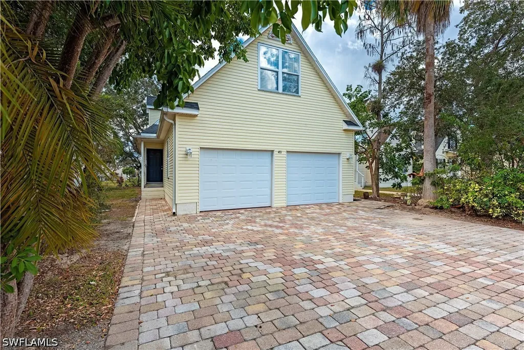 481 Leawood Circle Naples FL 34104