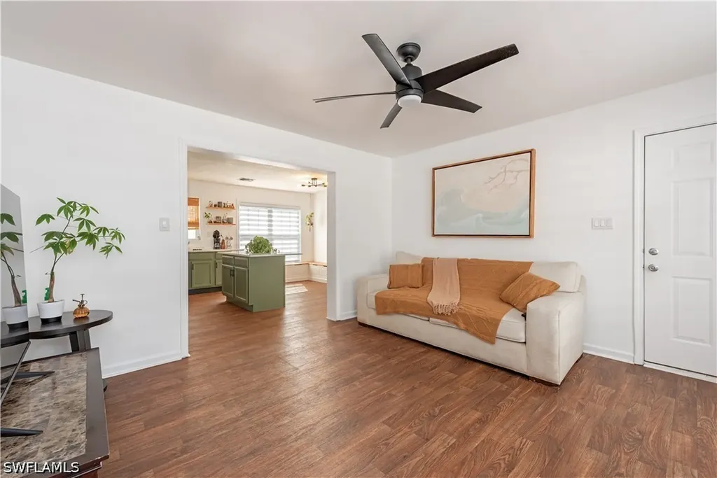 481 Leawood Circle Naples FL 34104