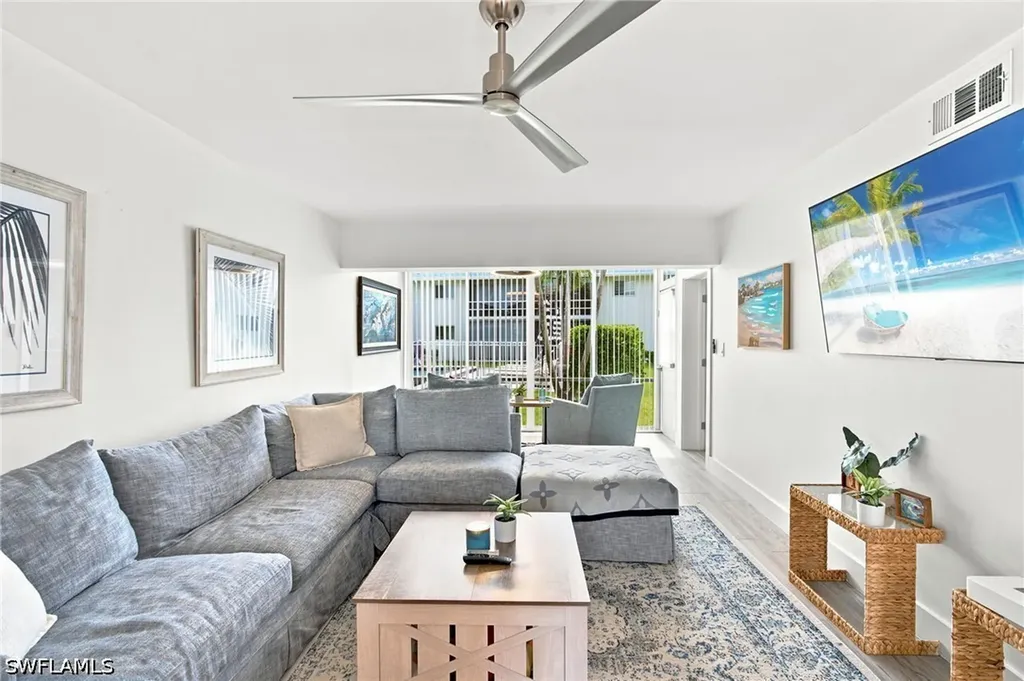 Naples FL, 1417 Chesapeake Avenue, Unit 106