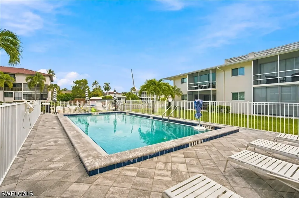 1417 Chesapeake Avenue Naples FL 34102