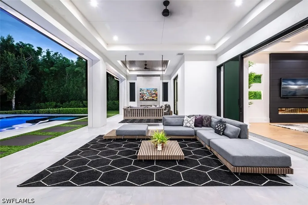 728 Carica Road Naples FL 34108