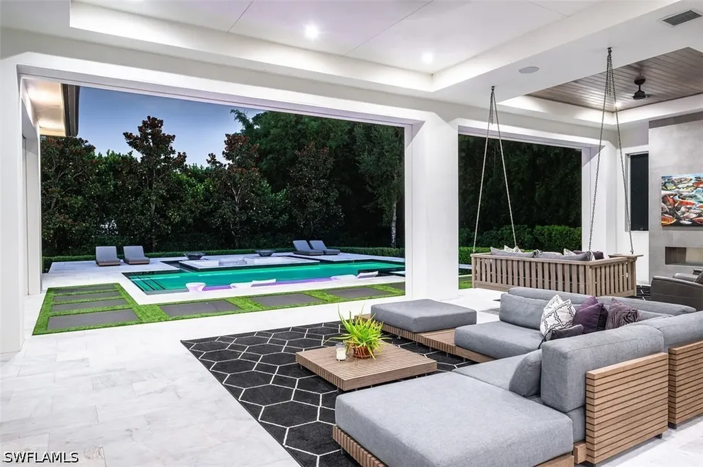 728 Carica Road Naples FL 34108