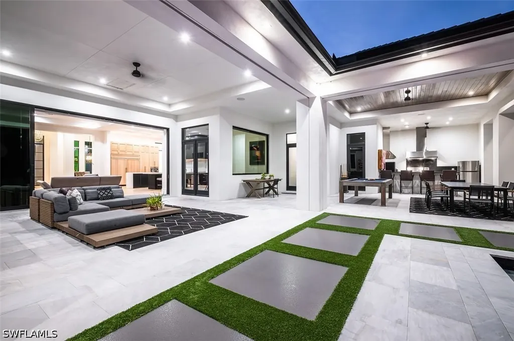 728 Carica Road Naples FL 34108