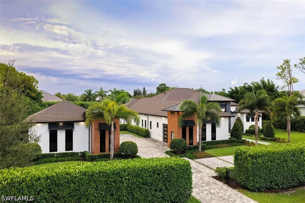 728 Carica Road Naples FL 34108