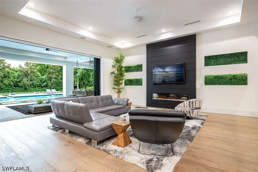 728 Carica Road Naples FL 34108