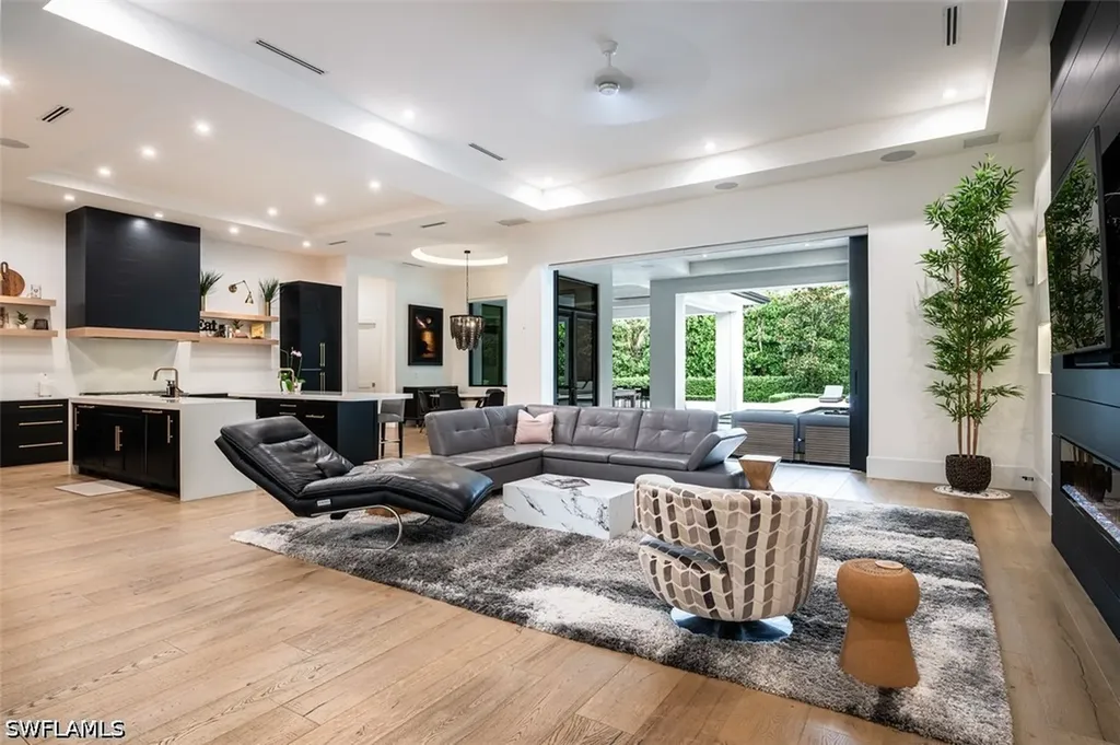 728 Carica Road Naples FL 34108