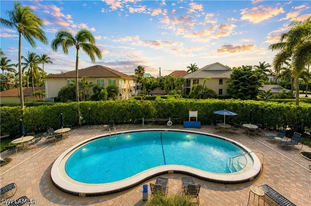 1050 6th Street S Naples FL 34102