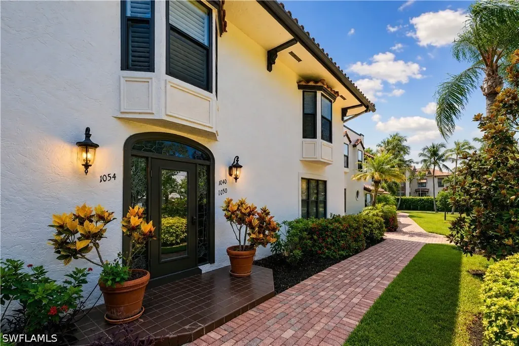 1050 6th Street S Naples FL 34102