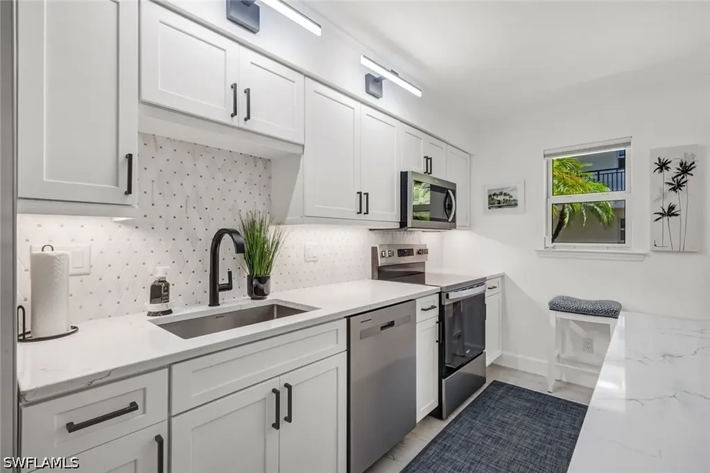 960 7th Street S Naples FL 34102