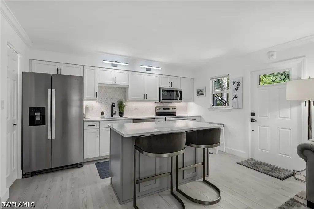 960 7th Street S Naples FL 34102
