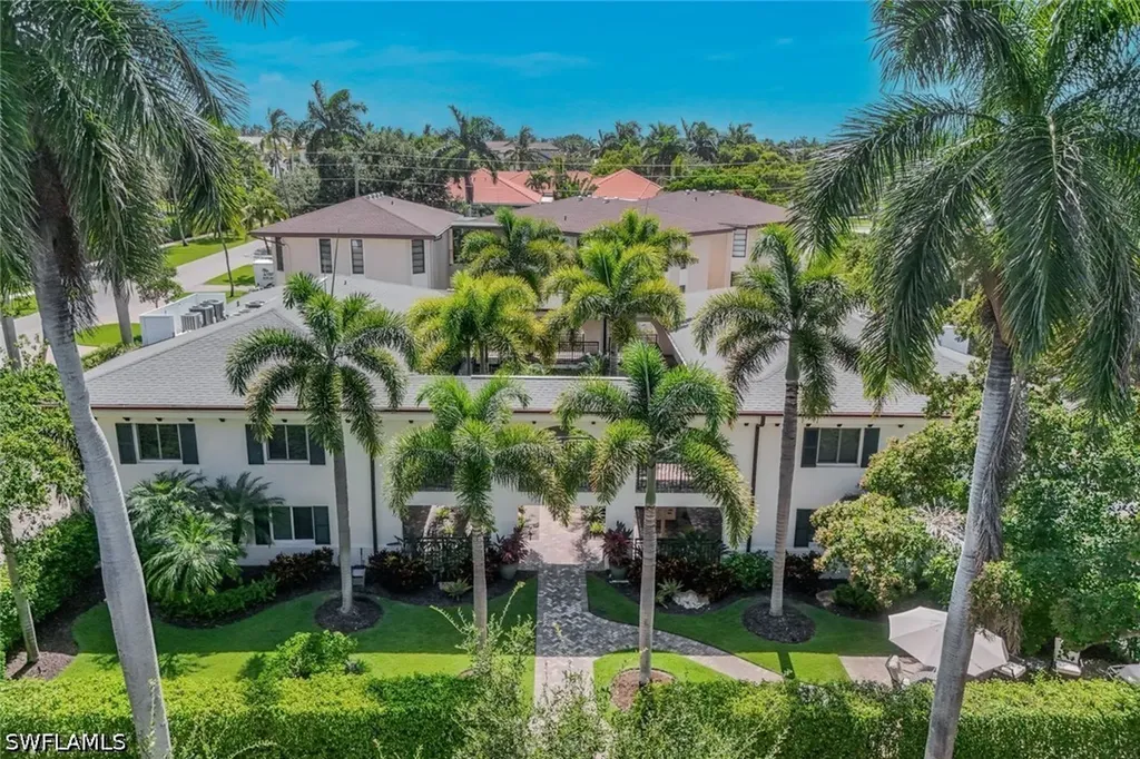 960 7th Street S Naples FL 34102