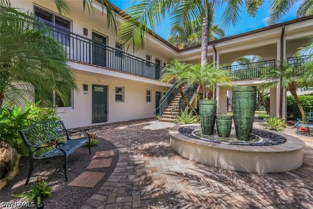 960 7th Street S Naples FL 34102