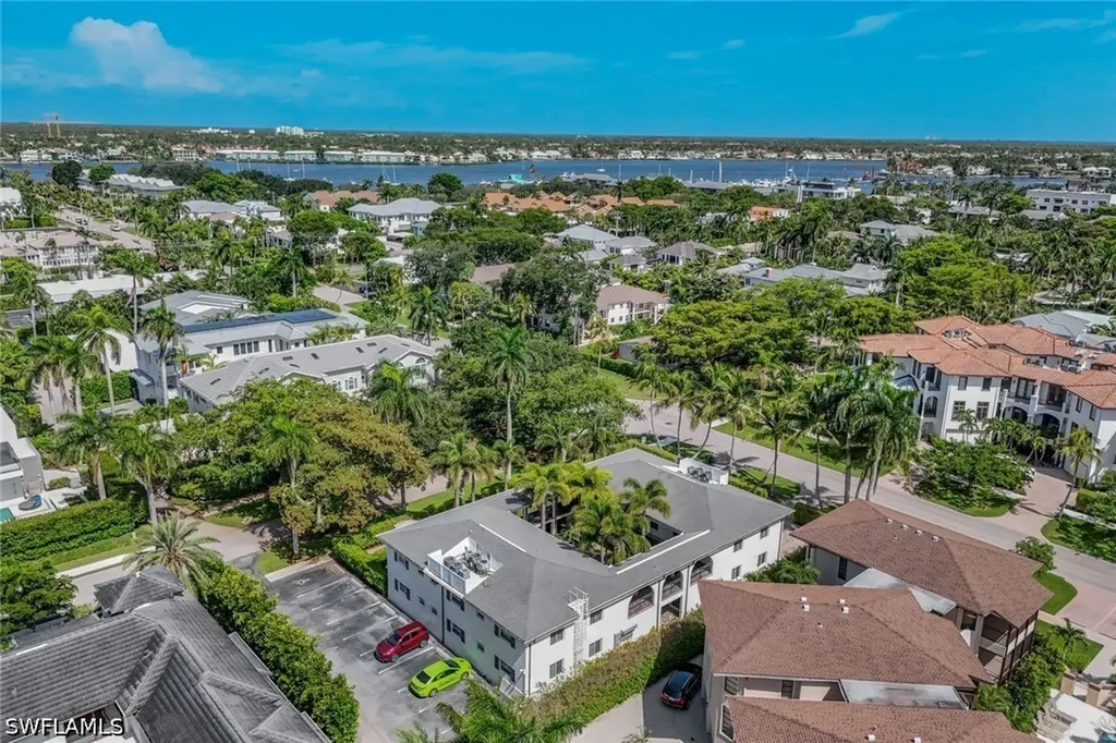 960 7th Street S Naples FL 34102