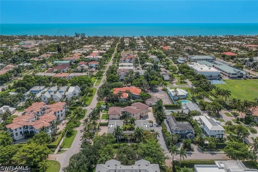 960 7th Street S Naples FL 34102