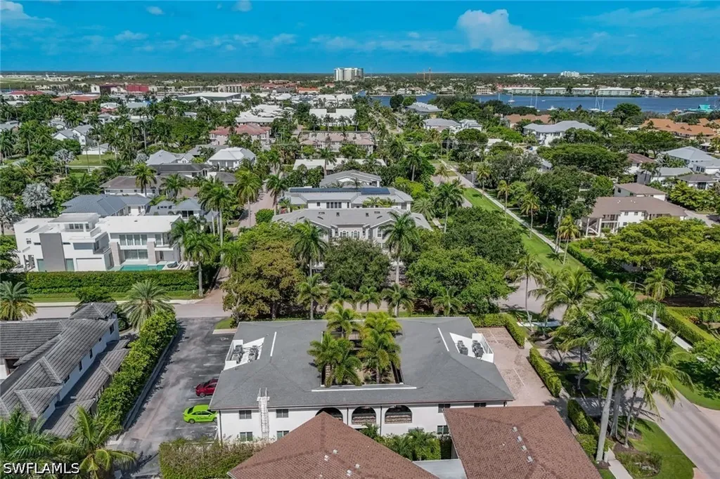 960 7th Street S Naples FL 34102