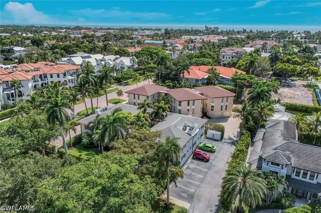 960 7th Street S Naples FL 34102