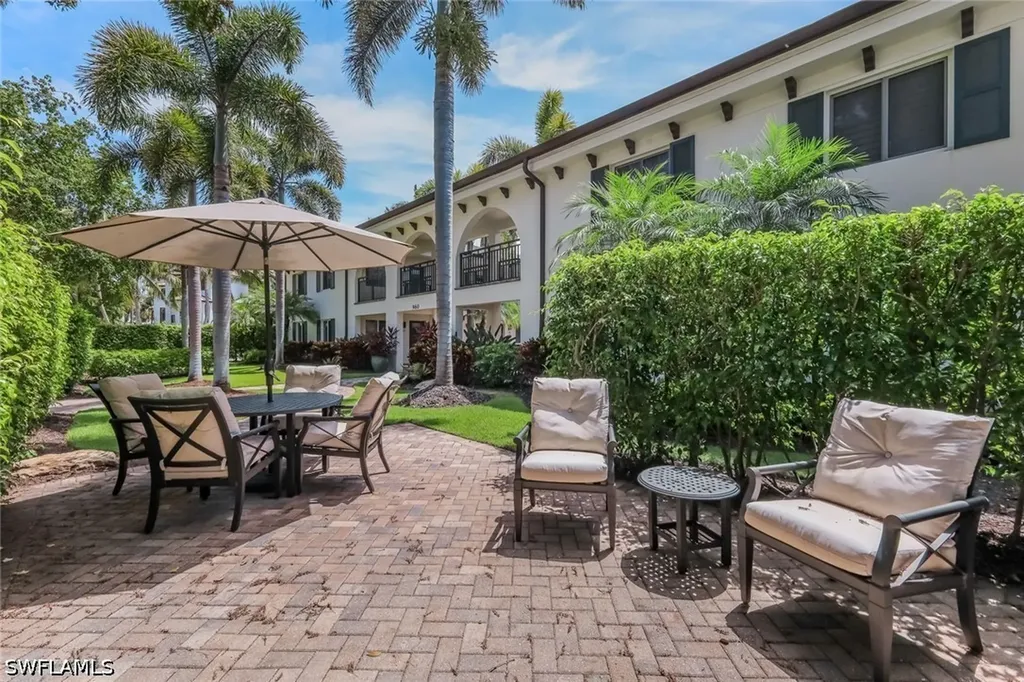 960 7th Street S Naples FL 34102
