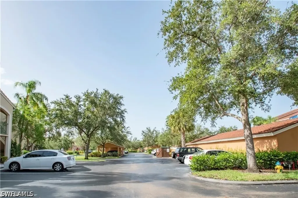 1220 Wildwood Lakes Boulevard Naples FL 34104