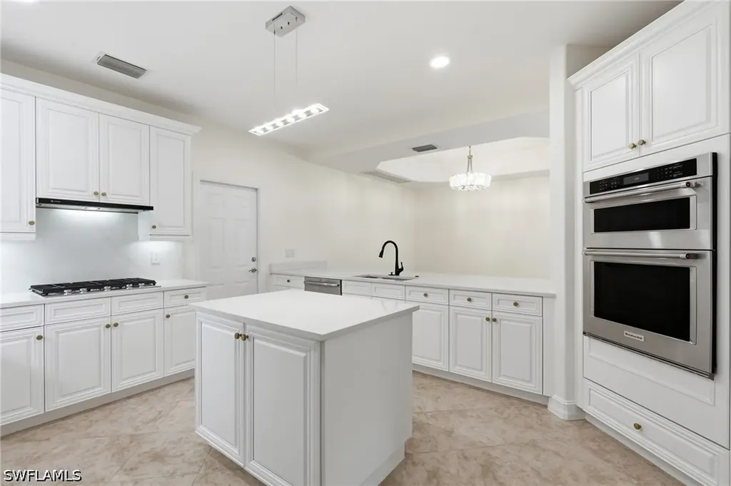 2886 Castillo Court Naples FL 34109