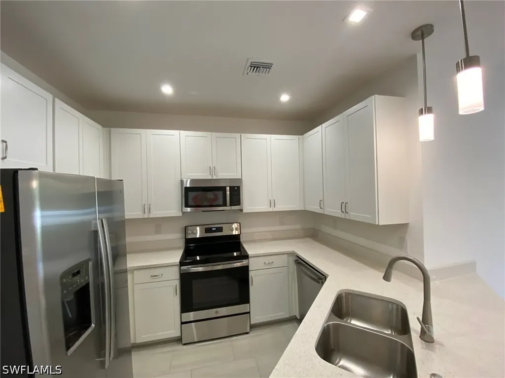 7530 Rockefeller Drive Naples FL 34119