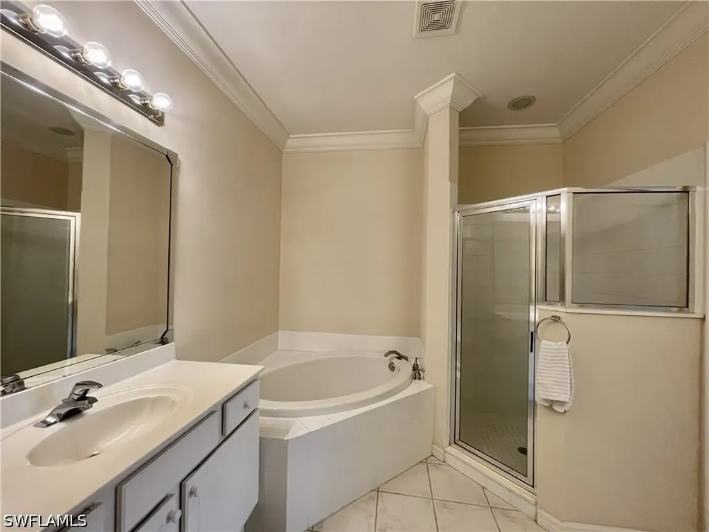 3965 Bishopwood Court E Naples FL 34114