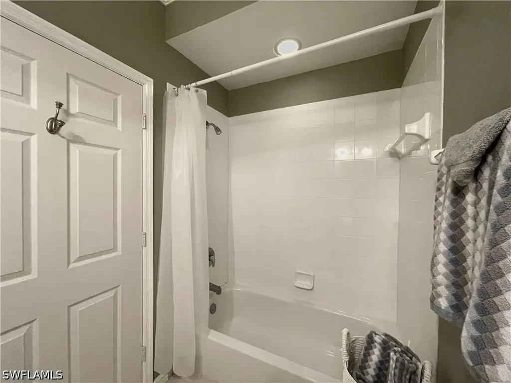 3965 Bishopwood Court E Naples FL 34114