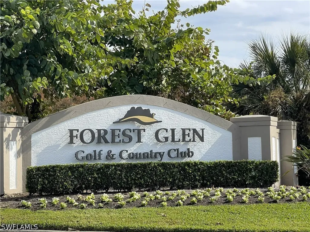 3965 Bishopwood Court E Naples FL 34114
