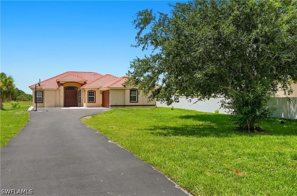 2930 35th Avenue NE Naples FL 34120
