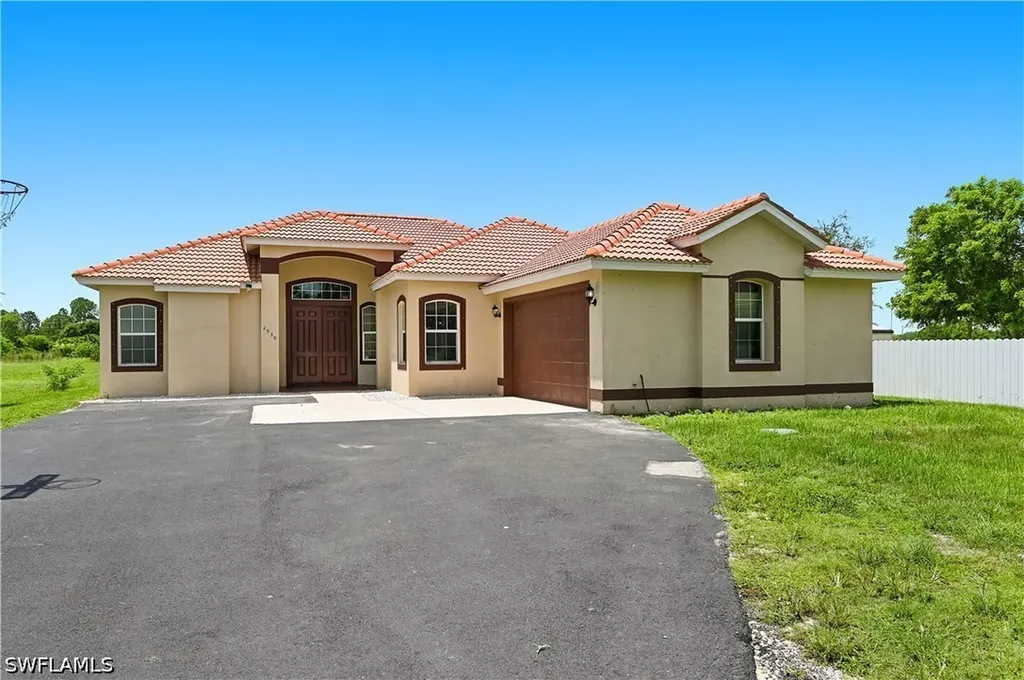 2930 35th Avenue NE Naples FL 34120