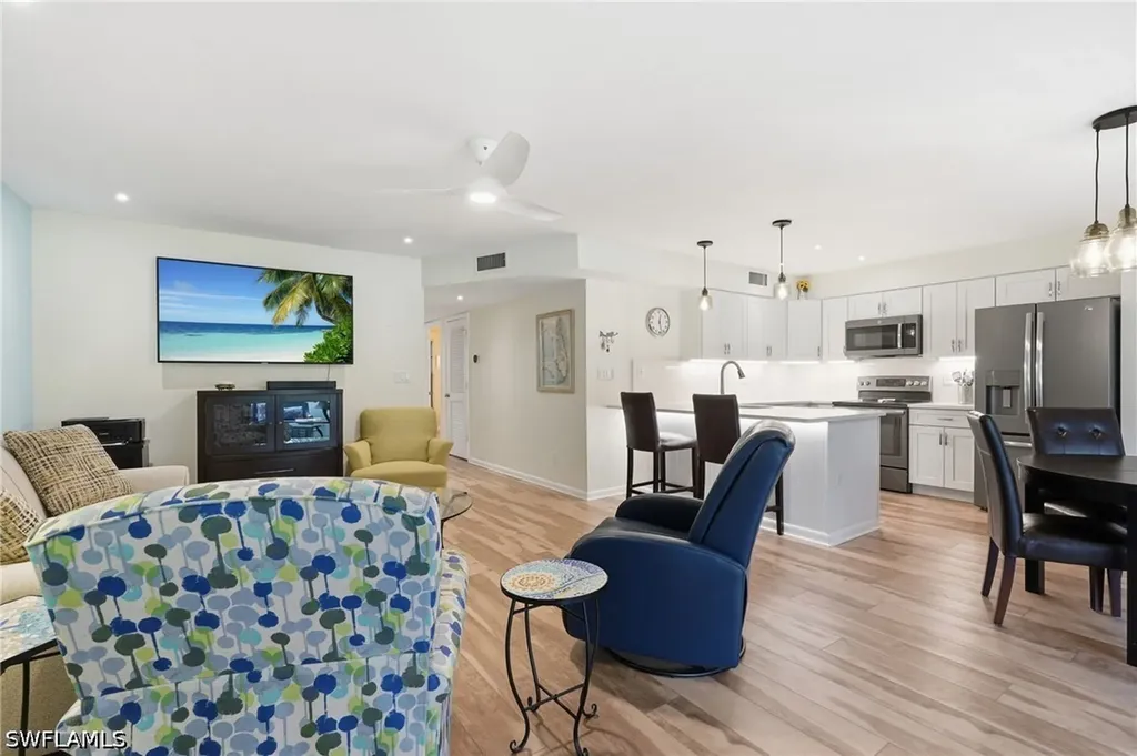175 Forest Lakes Boulevard Naples FL 34105