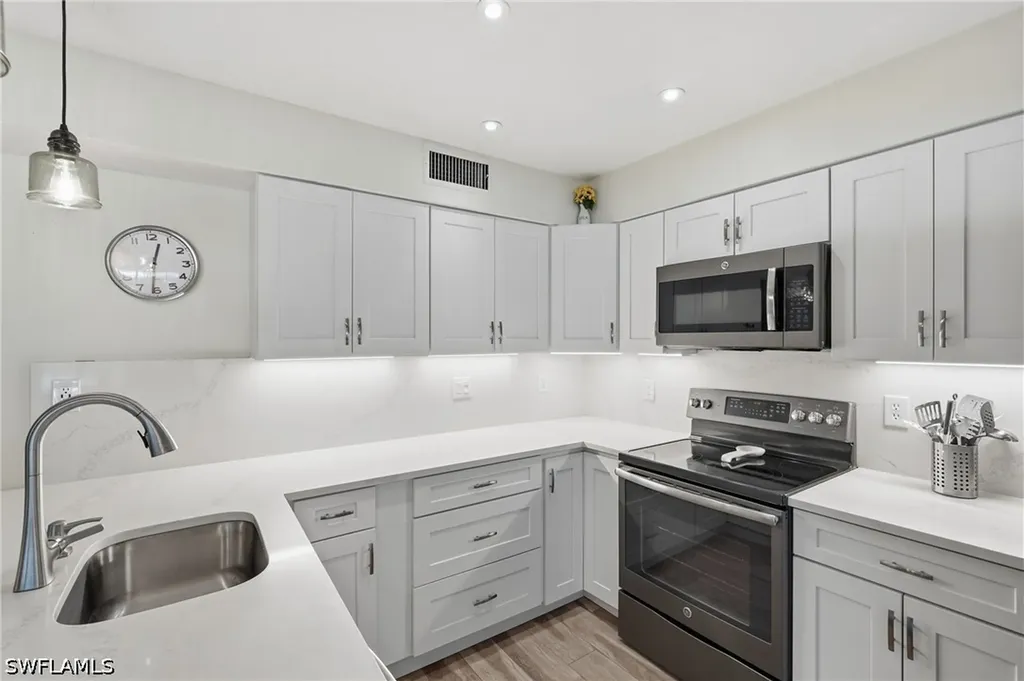 175 Forest Lakes Boulevard Naples FL 34105