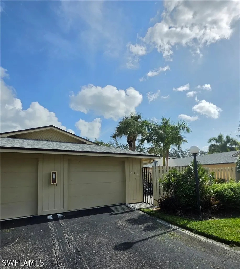 175 Forest Lakes Boulevard Naples FL 34105