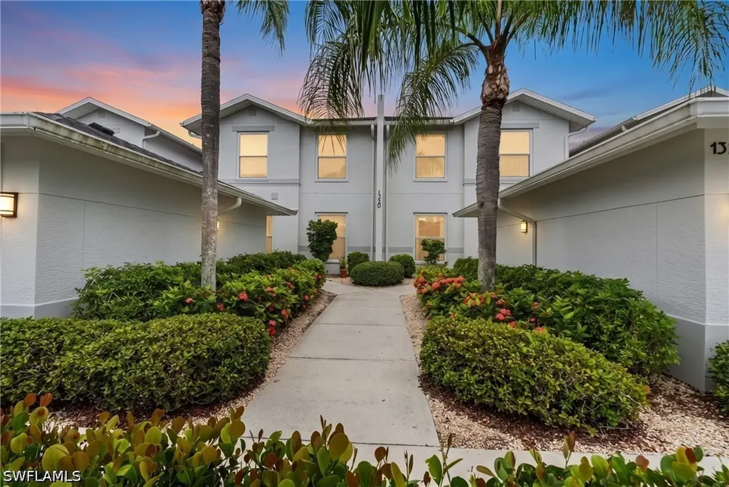 Naples FL, 1320 Charleston Square Drive, Unit 103