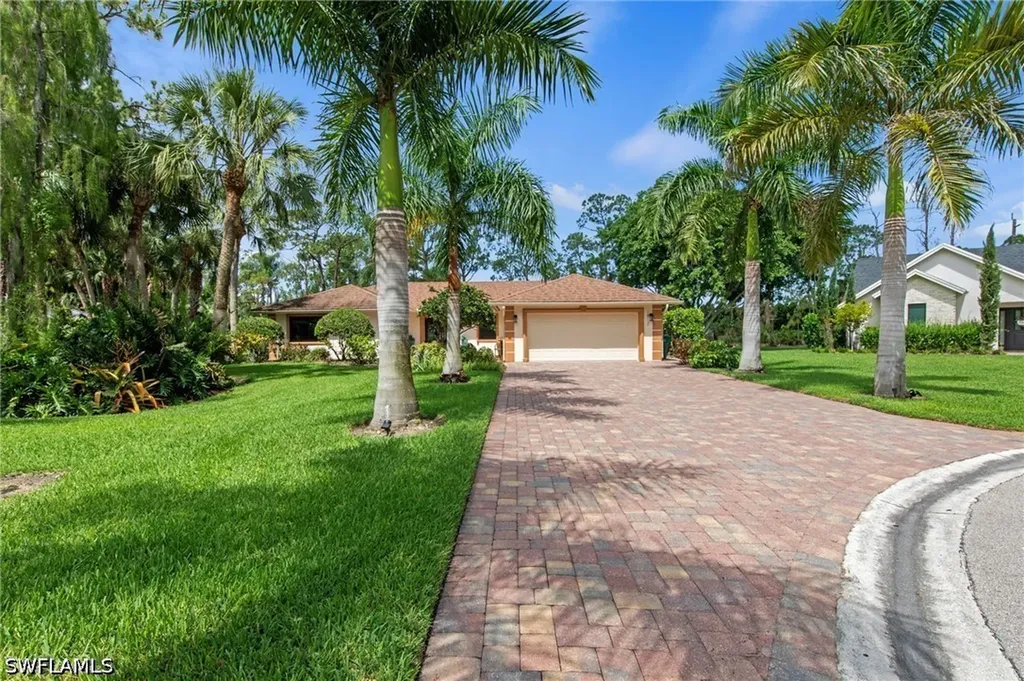 1813 Princess Court Naples FL 34110