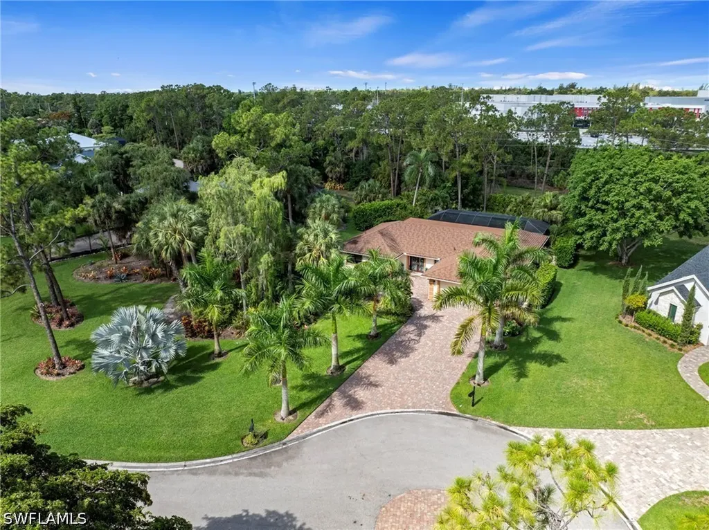 1813 Princess Court Naples FL 34110