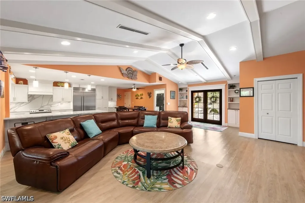 1813 Princess Court Naples FL 34110