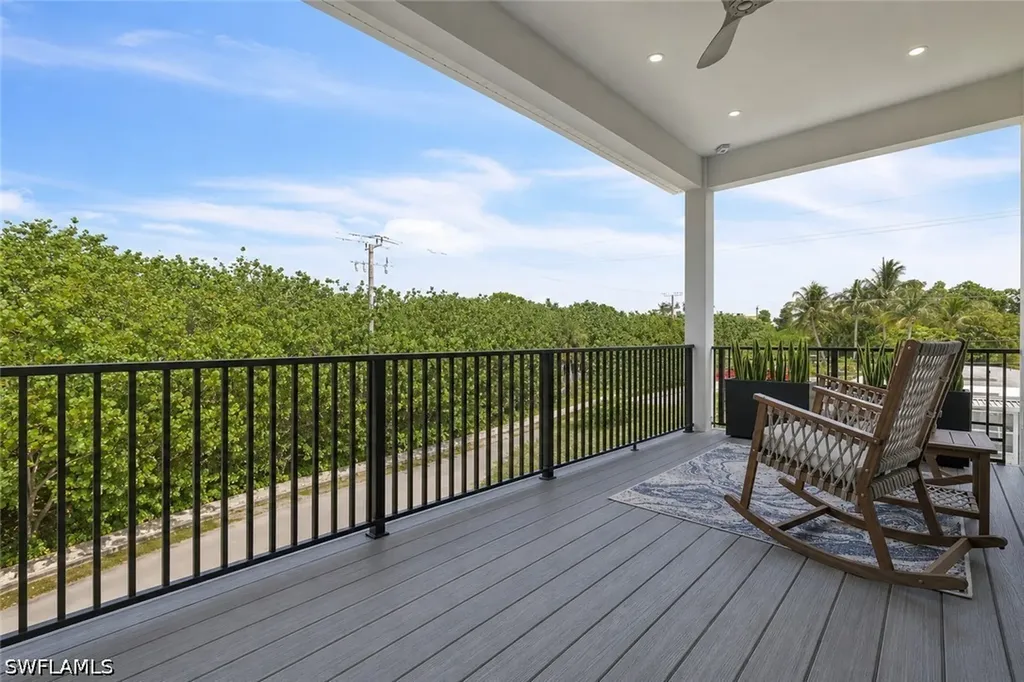 3028 Woodside Avenue Naples FL 34112