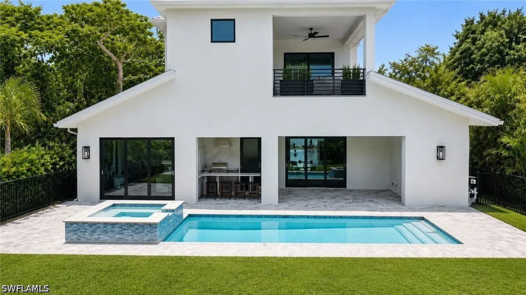 3028 Woodside Avenue Naples FL 34112