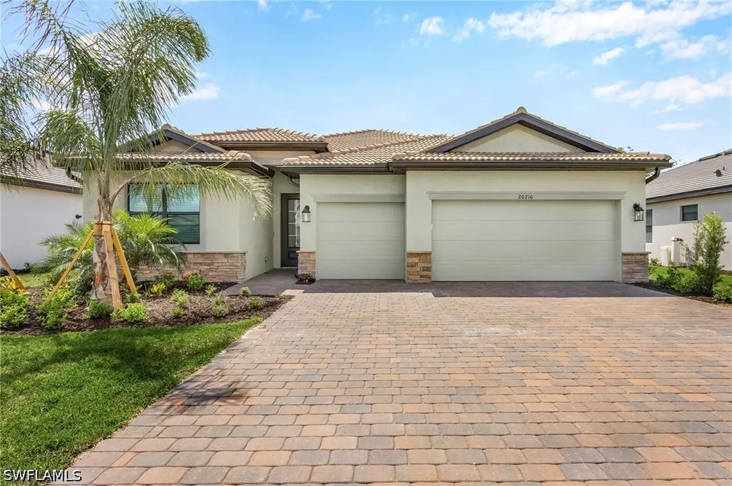 20210 Kingmont Drive Estero FL 33913