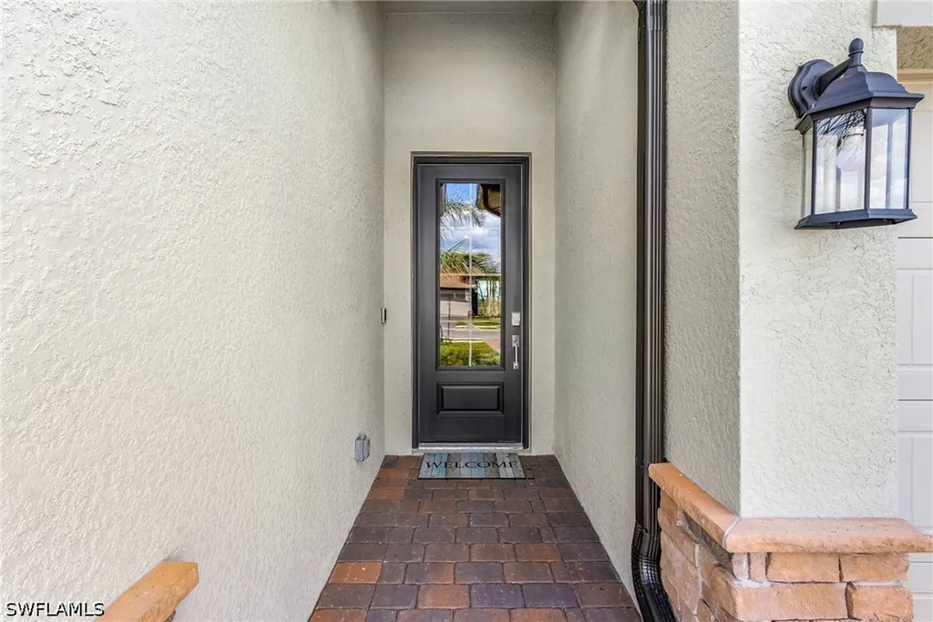 20210 Kingmont Drive Estero FL 33913