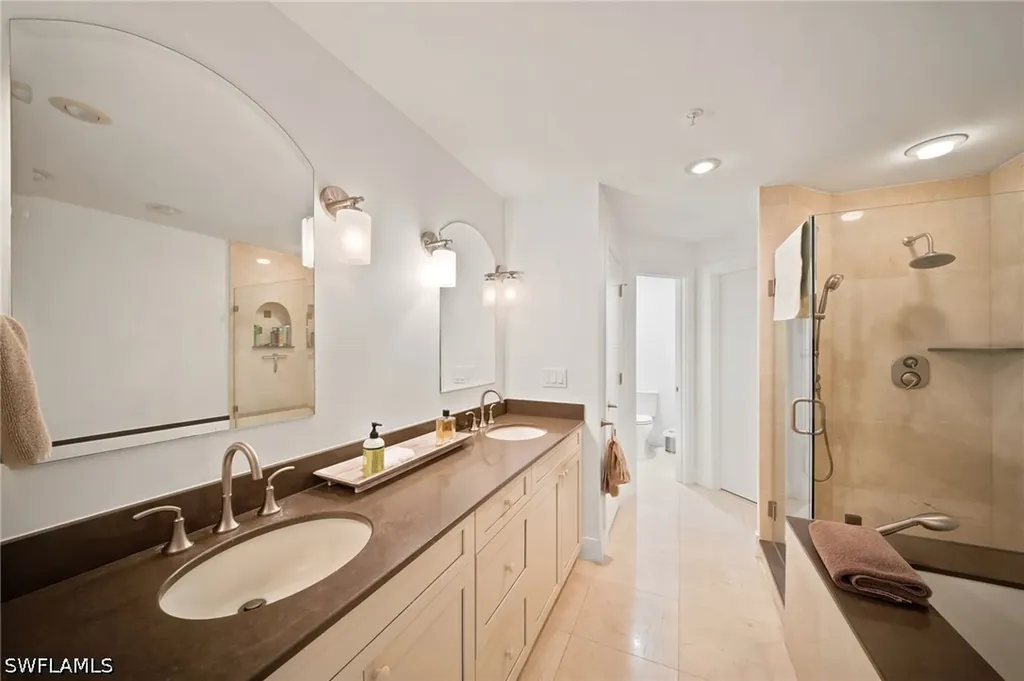 544 10th Avenue S Naples FL 34102
