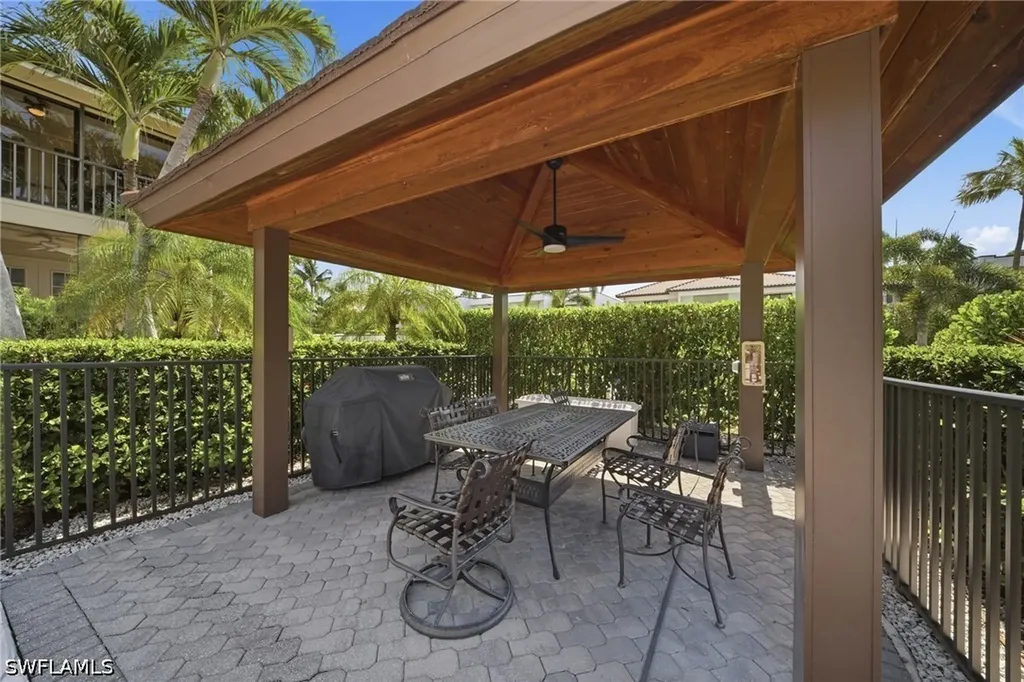 544 10th Avenue S Naples FL 34102