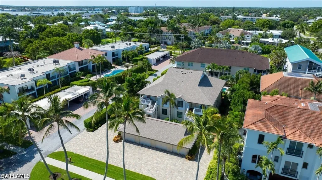 544 10th Avenue S Naples FL 34102