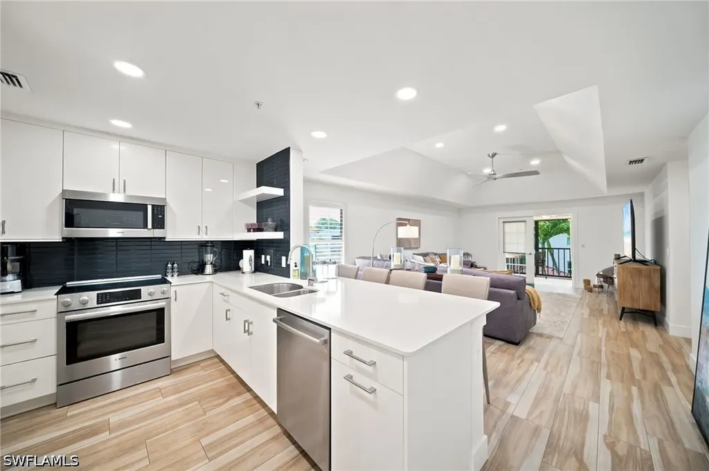 544 10th Avenue S Naples FL 34102