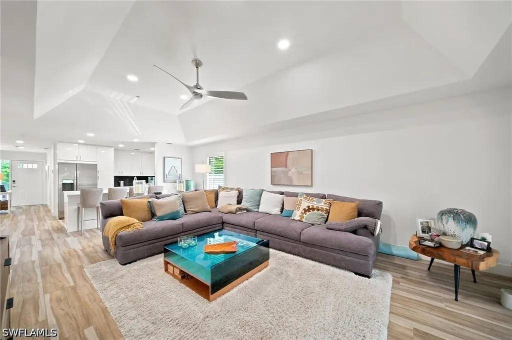 544 10th Avenue S Naples FL 34102