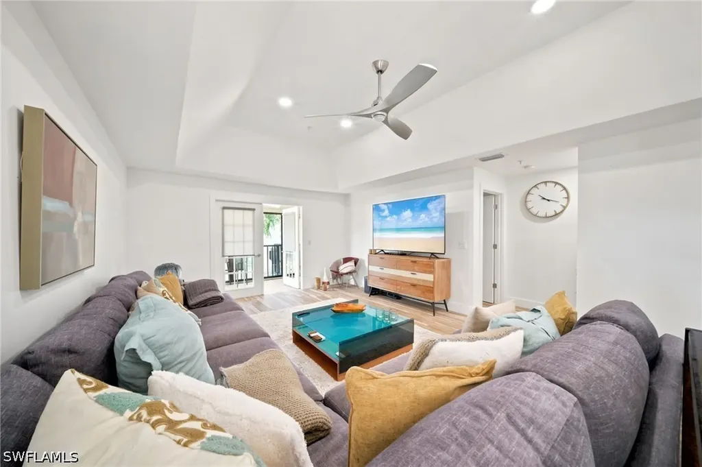 544 10th Avenue S Naples FL 34102