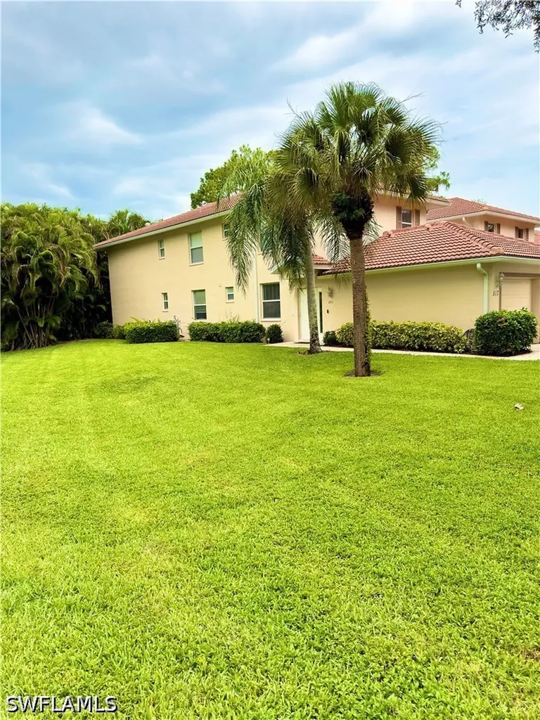 517 Robin Hood Circle Naples FL 34104